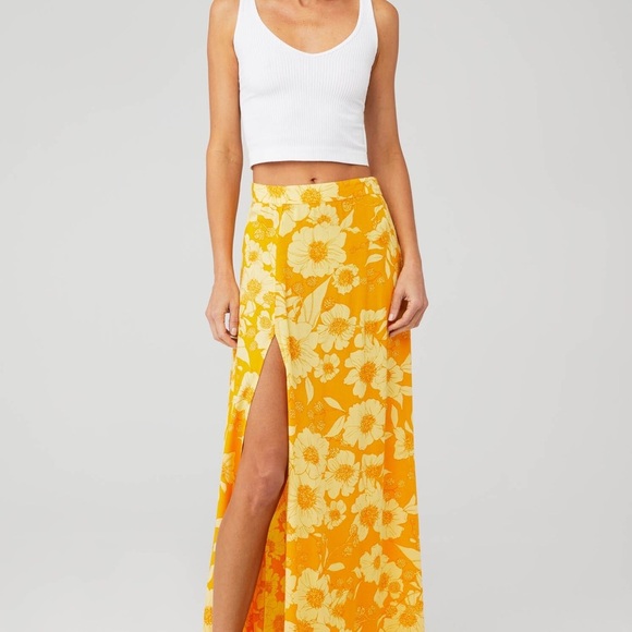XIX PALMS GOLD COAST FESTIVAL SKIRT. NWOT! XS - Picture 4 of 5